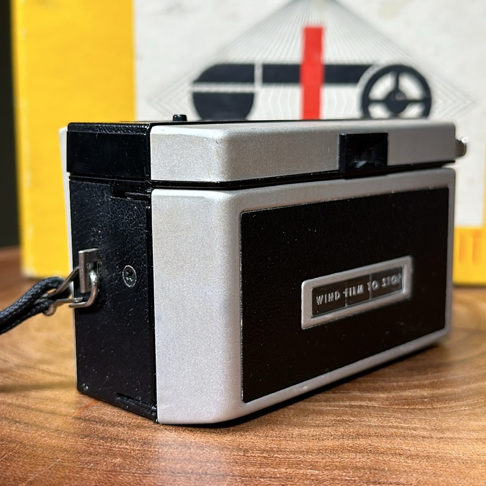 KODAK Instamatic 104/Outfit with Box - Picture 6 of 16